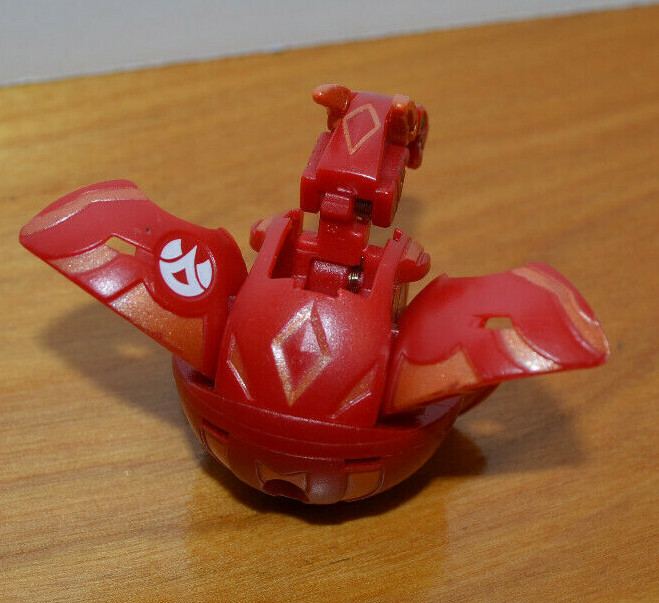 BAKUGAN BATTLE BRAWLERS PYRUS HYPER DRAGONOID ACTION FIGURE 500G SPIN MASTER