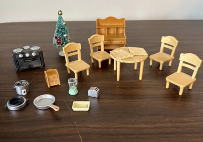 Calico Critters furniture Dining Table Chairs Kitchen Hutch Xmas Tree Dishes