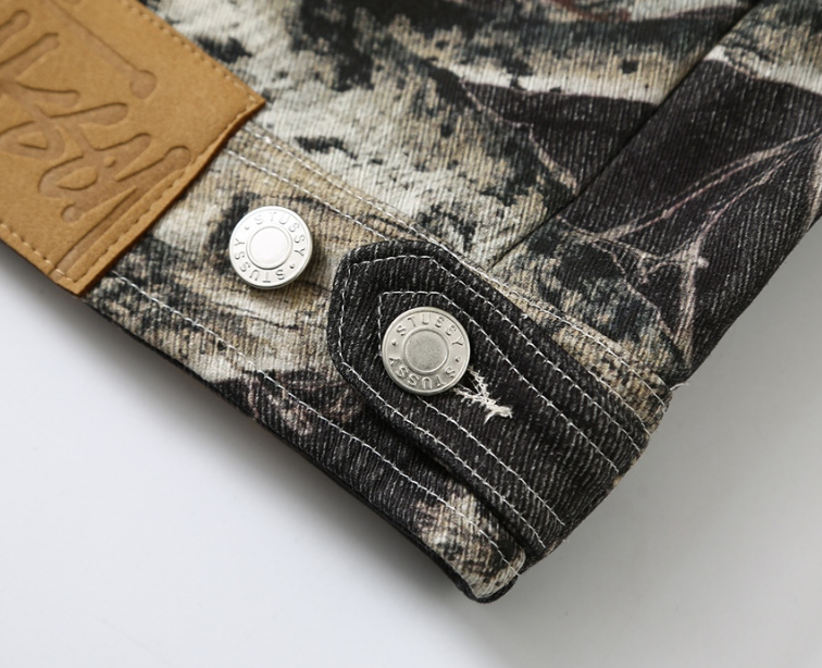 Pre-owned Stussy Men's Camouflage Maple Leaf Print Denim Cargo Jacket Size (s-xl) In Multicolor