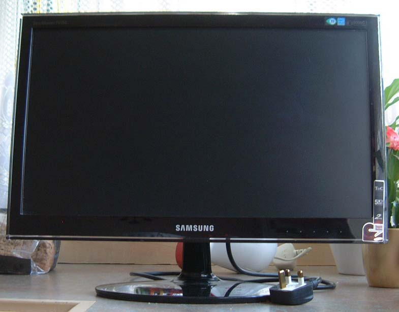 SAMSUNG SyncMaster P2250 22" WideScreen TFT Monitor | in Basildon ...