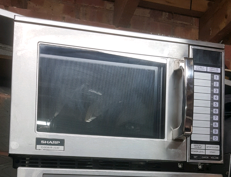 Sharp 1500 watts commercial microwave oven fully working in Small