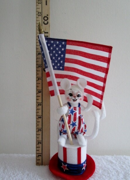 Annalee Doll        5'' Patriotic Mouse On Hat  2010     Mint Condition
