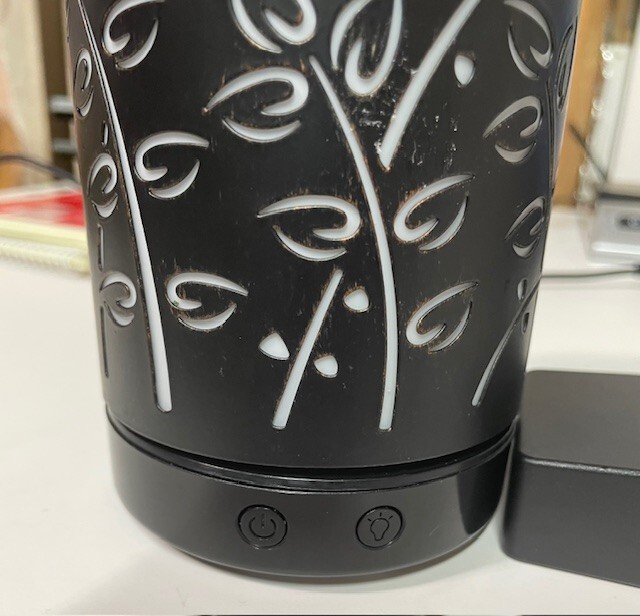 ScentSationals Essential Oils Diffuser Country Design Changeable Rotating Lights