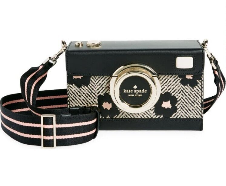 【kate spade】Oh Snap!! カメラ型クロスボディバッグ ★ kate spade】Oh Snap!! カメラ型クロスボディバッグ ☆ (kate
