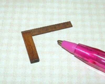 Miniature Sir Thomas Thumb Wooden Try Square, 1'' x 11/16'': DOLLHOUSE 1:12