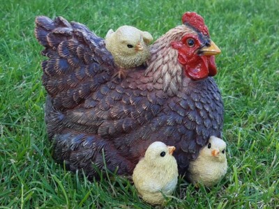 Gartenfigur Huhn mit Küken braun Henne Frostsicher Dekofigur Bauernhof Ostern