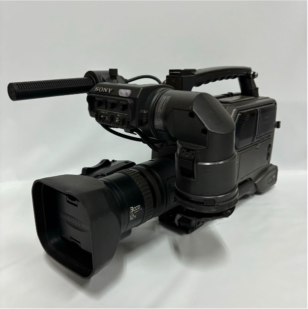 Sony DSR-250 DVCAM Camcorder With Viewfinder- Microphone | eBay Sony DSR-250 DVCAM Camcorder With Viewfinder- Microphone | eBay