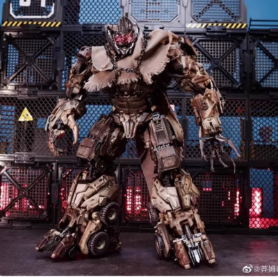 UT R-05 Decepticon Leader Mega Tron Tanker Movie 3 Christmas Gift