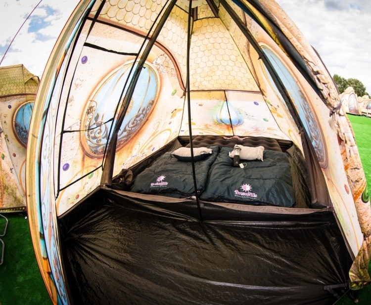 Used Tomorrowland 2 Person Easy Tent + Air Mattress + 2x Sleeping Bags