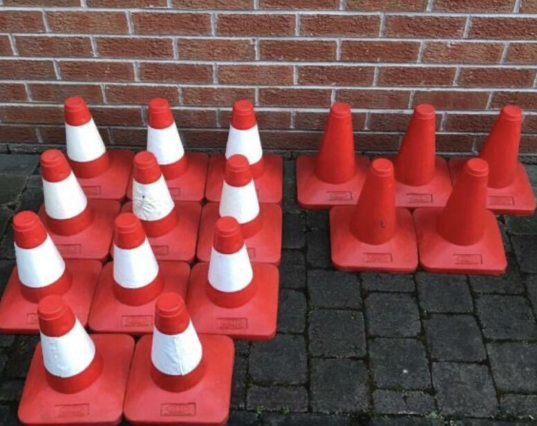 Small Quality Weighted Sports Practice Cones x 16 in Total Stackable