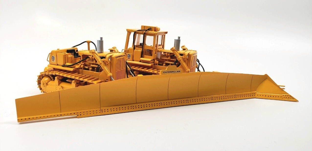Caterpillar Cat D9H BRAP 48' Angle Blade Dozer - EMD 1:50