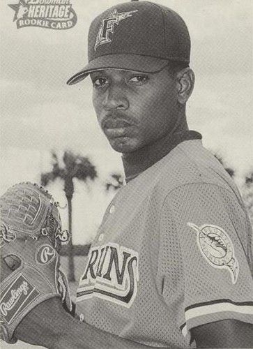 2001 Bowman Heritage - Denny Bautista #207