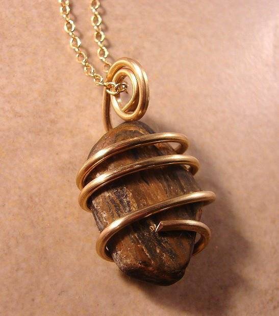 PENDANT OF OLDEST STONE IN THE WORLD 2 BILLION YEAR