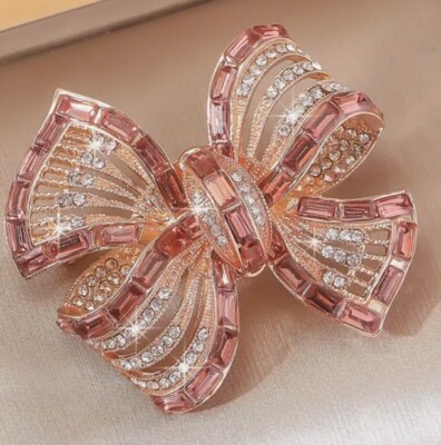 Champagne Rhinestones Bow Brooch Gold Tone Open Fretwork Lacy Look Elegant