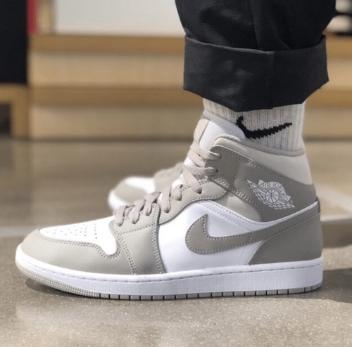 【NIKE】554724-082◆エア ジョーダン 1 ミッド◆College Grey s-l400.jpg