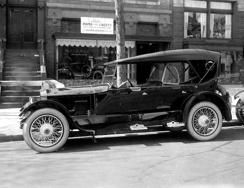 1921 Roamer Automobile Vintage Photograph 8.5" x 11" Reprint