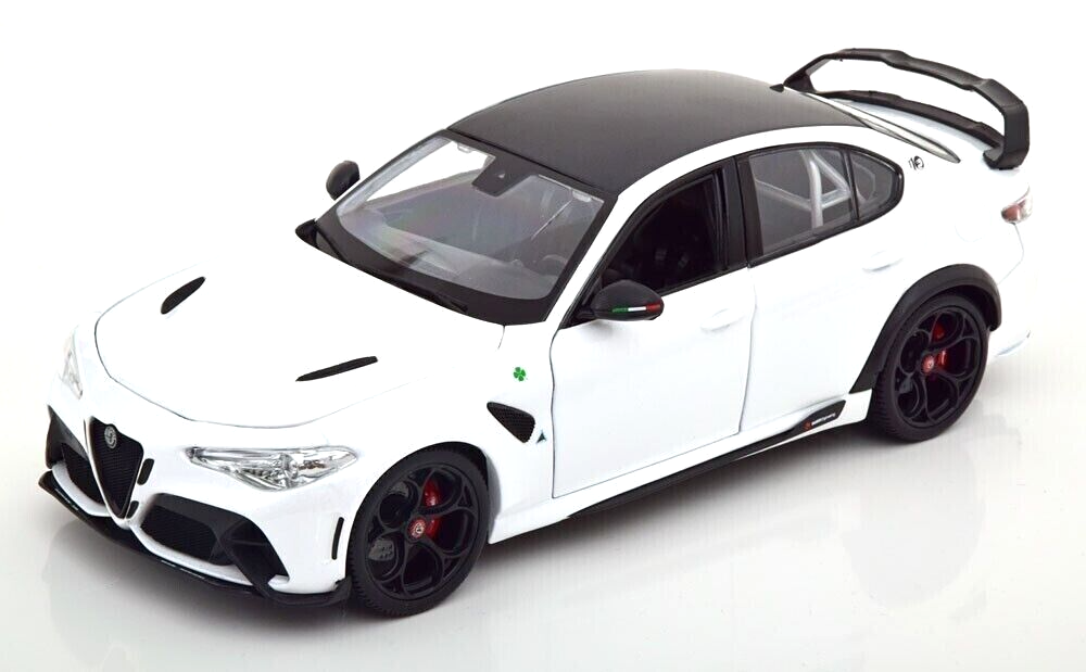 ☆burago Alfa Romeo Giulia GTAm 1/18☆ 1/18 Alfa Romeo Giulia GTAm 2020 Bianco Trofeo White Model