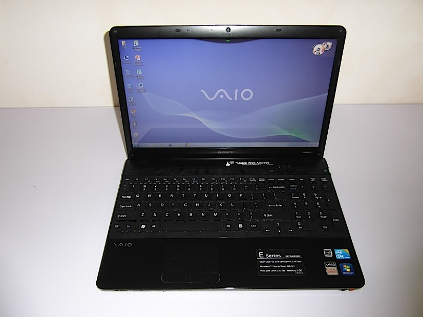 15" Sony Vaio E Series. 4GB Ram 320GB HDD,INTEL Core i3 2.2GHZ,cam