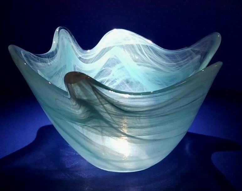 GORGEOUS RECYCLED ART GLASS BLUE SERVING DISH - EXCELLENT CONDITION!