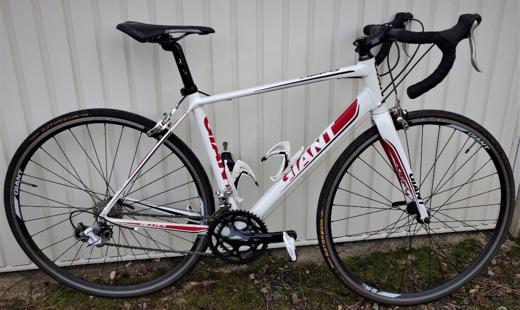 giant defy 4 road bike review