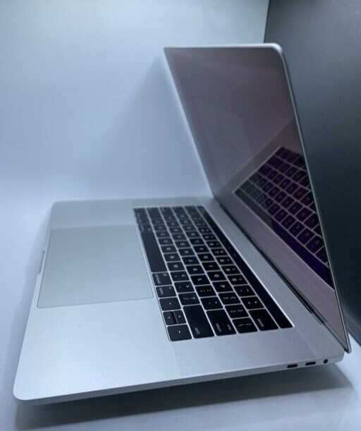 美品/MacBook Pro/ i7 2.6/16GB/SSD512GB/15 Apple MacBook Pro 15-inch i7, 2.6GHz, 16GB, 512GB Silver - B