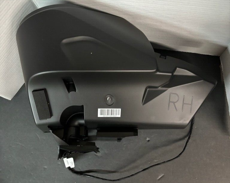 NOS SEADOO GTX 155 OEM RH SPEAKER ENCLOSURE ASSY NEW NOS SEADOO GTX 155 OEM RH SPEAKER ENCLOSURE ASSY NEW