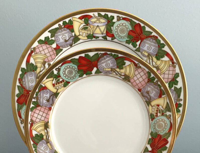 DIOR CHRISTMAS Christian 4 PIECE PLACE SETTING Dinner Plate Salad Cup Saucer