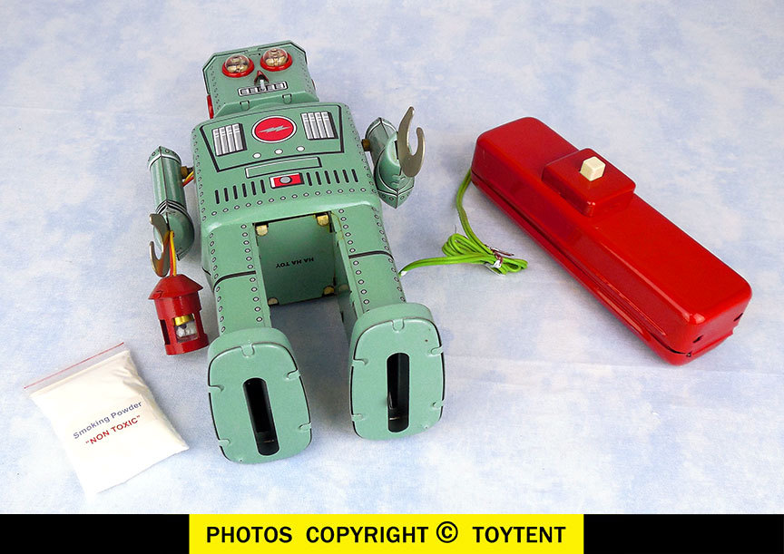 Lantern Robot battery operated remote control Ha Ha Toys 2005 boxed  SEE MOVIE!