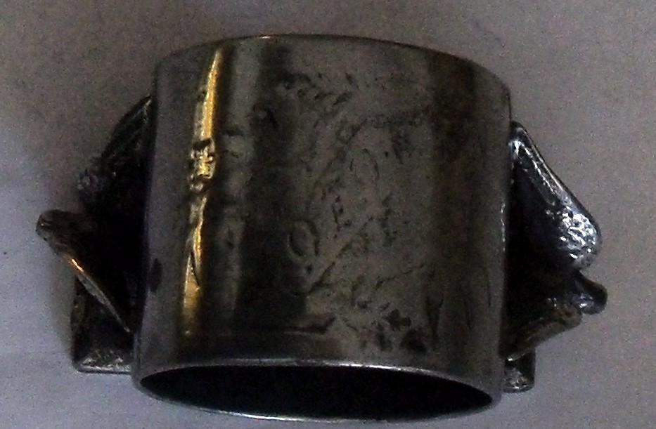 Vintage Antique Sliverplate Napkin Ring, Merdien  ,2 Birds,#146, 2 in x 1 3/4in