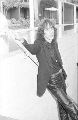Todd Rundgren Photo SINGER BAND etc OLD MUSIC PHOTO 9