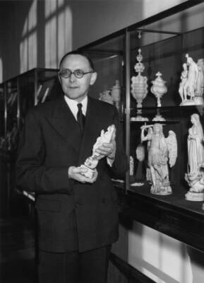 Trenchard Cox Ivory Gallery after taking up position Director V- 1956 Old Photo