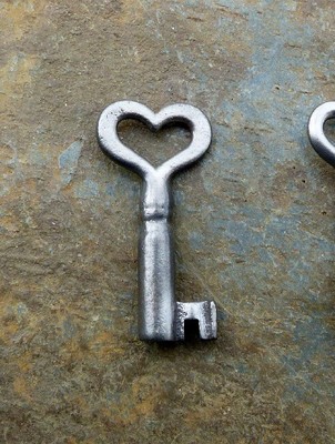 Antique Heart Shaped Bow Steel Barrel Key  1-3/4