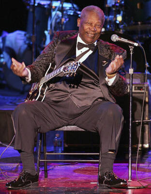 Recording artist BB King performs during the first of three sold-o - Old Photo 1