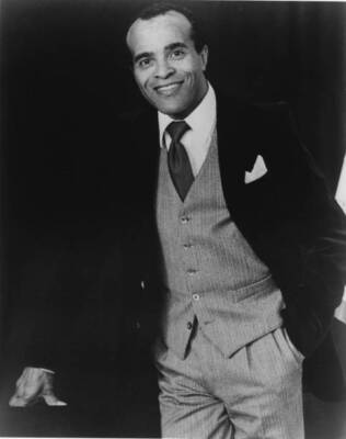 Jon Hendricks Poses For A Studio Portrait In 1965 Old Music Photo