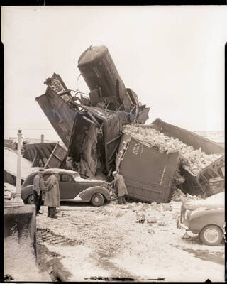 Workers Inspect 95 Car Auto And Train Wreck Palatine 1950 OLD PHOTO