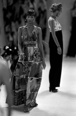 Tyra Banks model in a Todd Oldham fashion show 1993 Old Photo 44