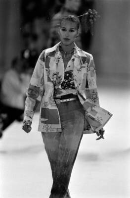 Emma Sjoberg model in a Todd Oldham fashion show 1993 Old Photo 3