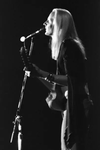 Johnny Winter Performs On Stage 1975 4x6 PHOTO