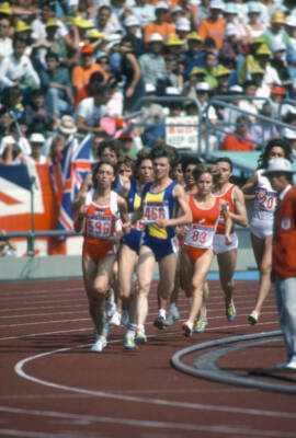 Long Distance runner Mary Decker United States competes duri- Olympic Photo 11