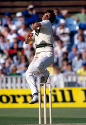 Imran Khan bowling for Pakistan during the 4th Test match ag- Old Cricket Photo