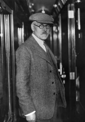 British Prime Minister Ramsey MacDonald train Gare de Lyon Par- 1932 Old Photo