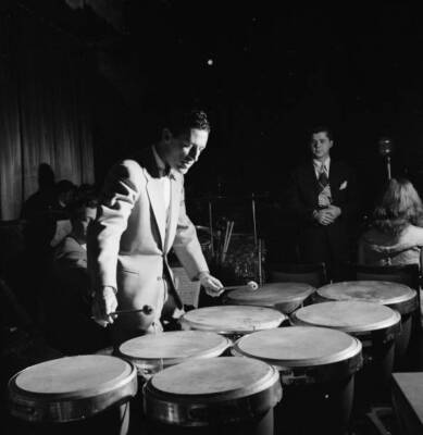 Paul Kashian, Mundell Lowe, Ray McKinley, Chris Adams, and Teddy- Jazz Old Photo