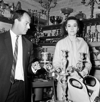 Actress Jane Fonda paid a visit to Langford's Galleries 1962 OLD PHOTO 2