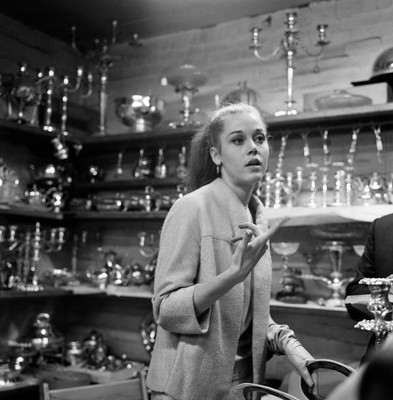 Actress Jane Fonda paid a visit to Langford's Galleries 1962 OLD PHOTO 1