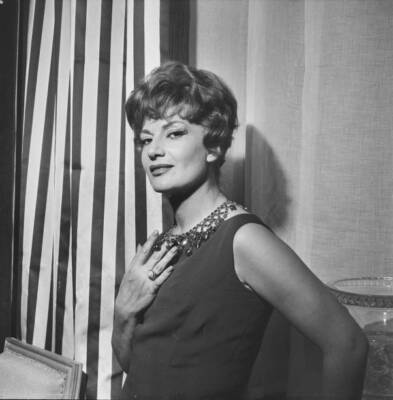 Rosy Varte In Mic Mac Paris 1962 OLD PHOTO
