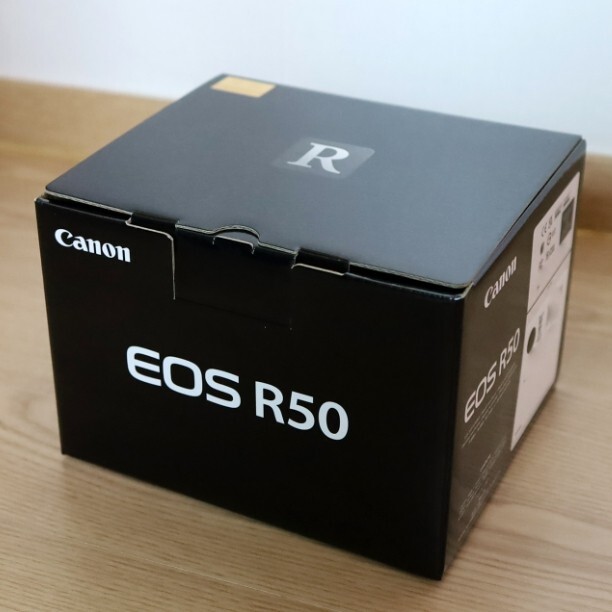 【値下げ】Canon EOS R50 箱付き Body Only) Canon EOS R50 Mirrorless Camera Genuine Brand new