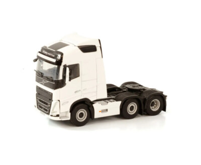 Volvo FH5 globetrotter 6x2 twin steer, WSI truck models 03-2042