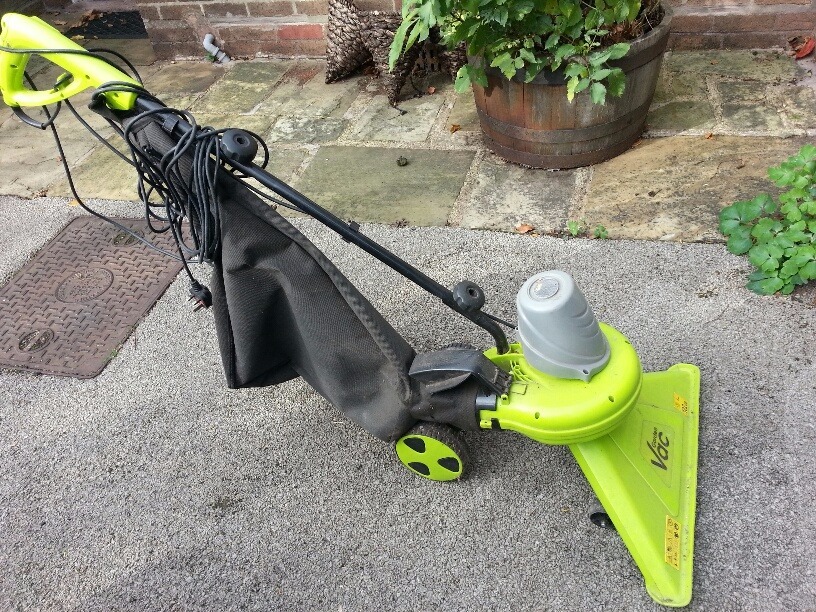 GARDEN VAC Leaf Collector Vacuum Push type in Nuneaton, Warwickshire