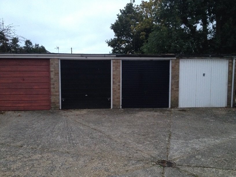 Lockup garage FOR SALE in Chichester, West Sussex in Chichester
