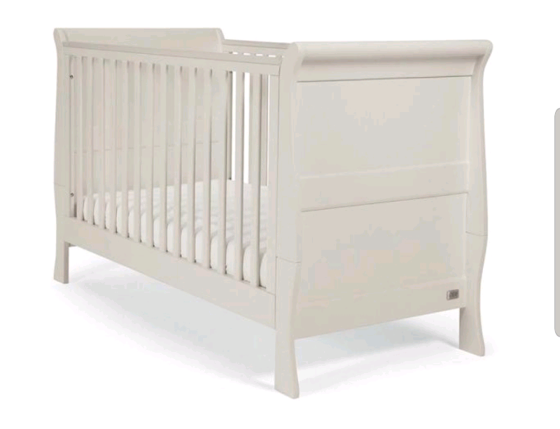 Mamas and Papas Mia sleigh cot/bed good condition ivory in Hull, East
